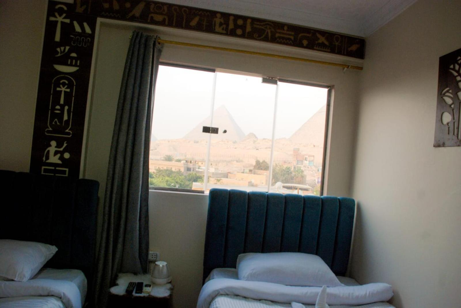 Pyramids Show Hotel Kafret el-Gabal Exteriör bild